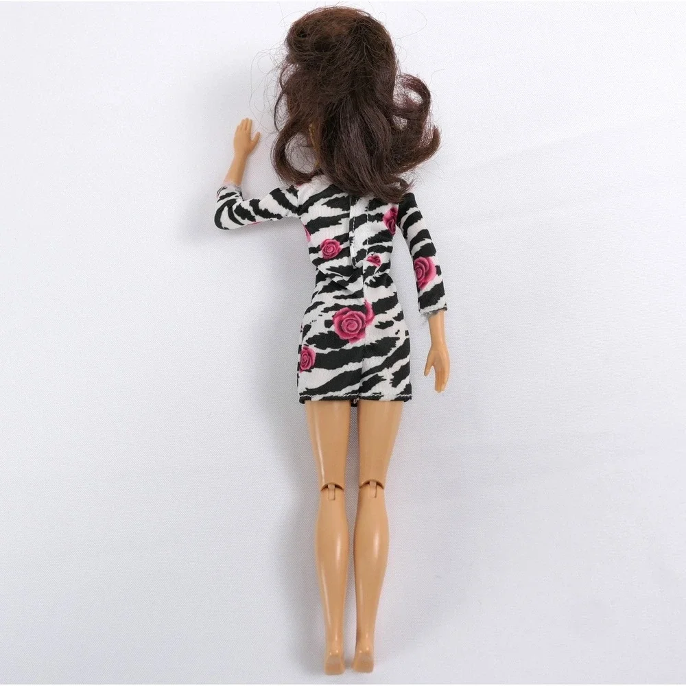 2011 Spin Master Victorious Tori Vega Fashion Doll Zebra Rose Dress AS IS